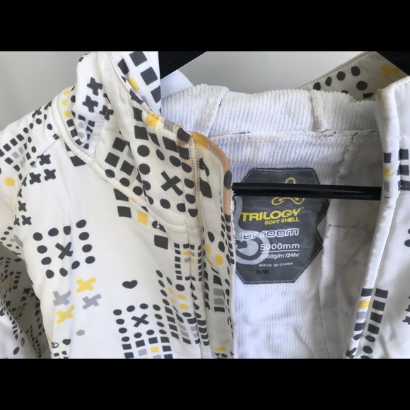 Powder Room Trilogy soft shell jacket-Size S - Picture 3 of 5